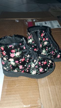 Girls size 11 boots