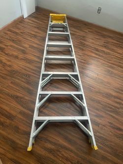 12 ft Aluminum Ladder holds up to 250 lbs