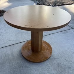 Round Table