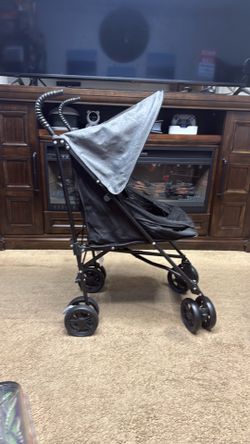 Pet stroller- Never used on street