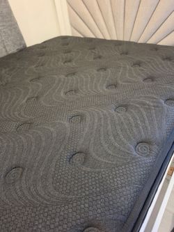 Queen mattress