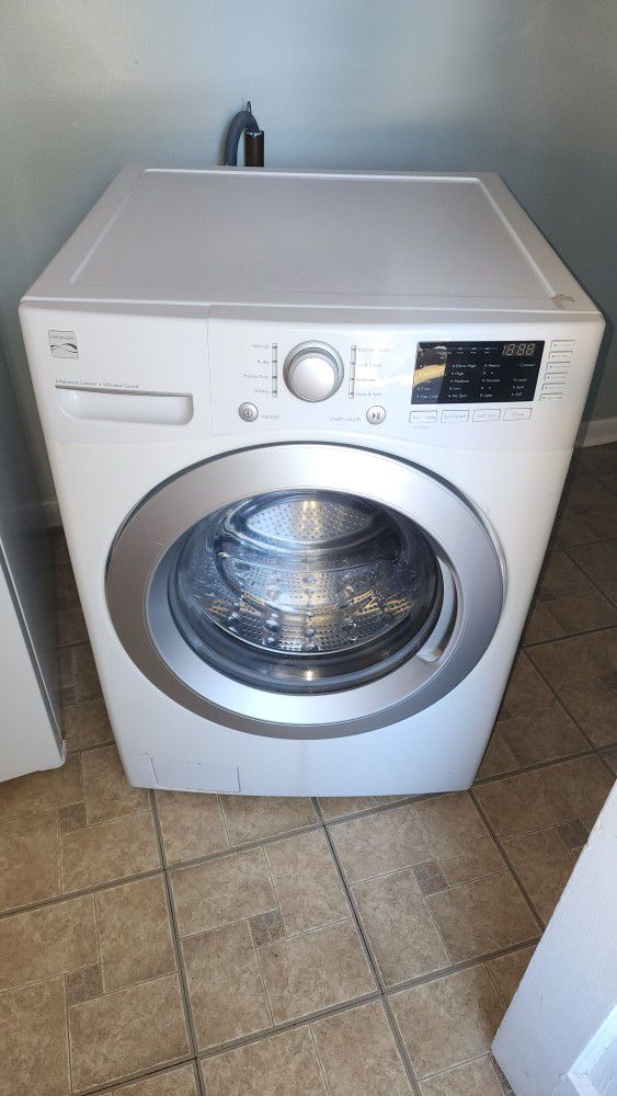 Washer For Sale 7 Years Old