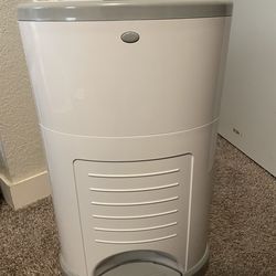 Dekor plus diaper pail and refill bags