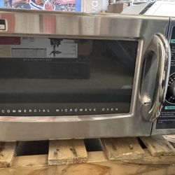 Sharp R-21LCFS 1000W Commercial Microwave 