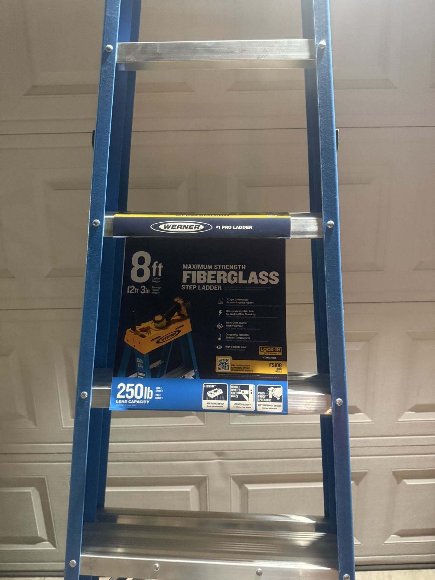 Werner 8 ft. Fiberglass Step Ladder (12 ft. Reach Height) with 250 lb. Load Capacity Type I Duty Rating