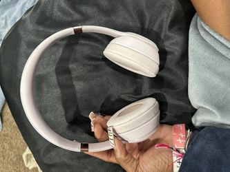 Beats Solo 4 Cloud Pink