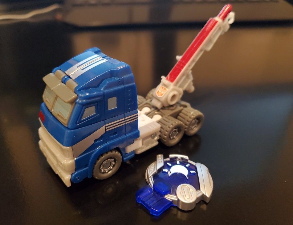 Transformers Armorhide Cybertron Scout Class