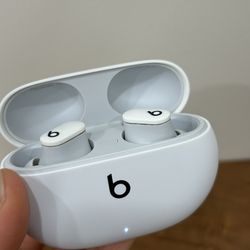 Beats Studio Buds VG con. Working 100%