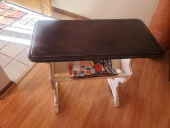 Magazine Side Table 