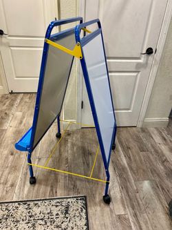 EARLY LEARNING DOUBLE SIDED MAGNETIC WHITE BOARD