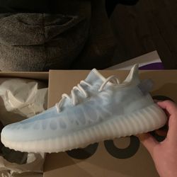 Yeezy 350 Mono Ice