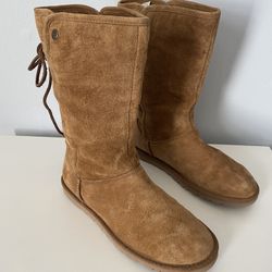 Ugg boots women’s size 6.