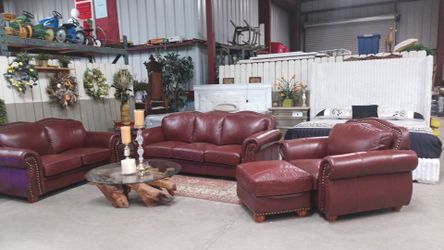 Living Room Sets / Sofas, Recliners, Couches