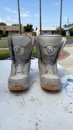 White Ski Boots with Buckle Closures kids girls 1Y