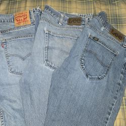 Mens 36x30 Lee Jeans and 36x32 Levi's