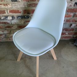 Mid Century Modern Style Dining Chairs 