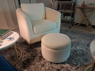 Elegant petite comfy accent chair w/Ottoman