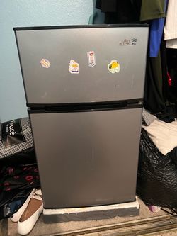 Mini fridge