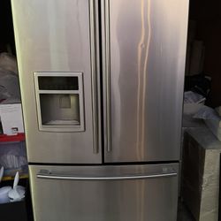 28 cu. ft. 3 Door French Door, Standard Depth, Ice and Water with Single Ice Maker