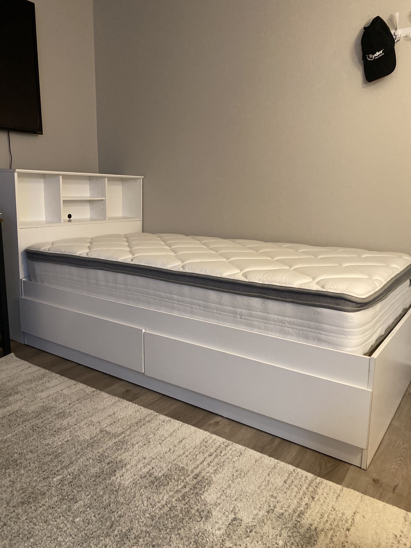Twin bed frame+ Mattress 