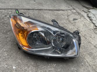 2009 - 2012 Toyota RAV4 Right Passenger Side Headlight OEM