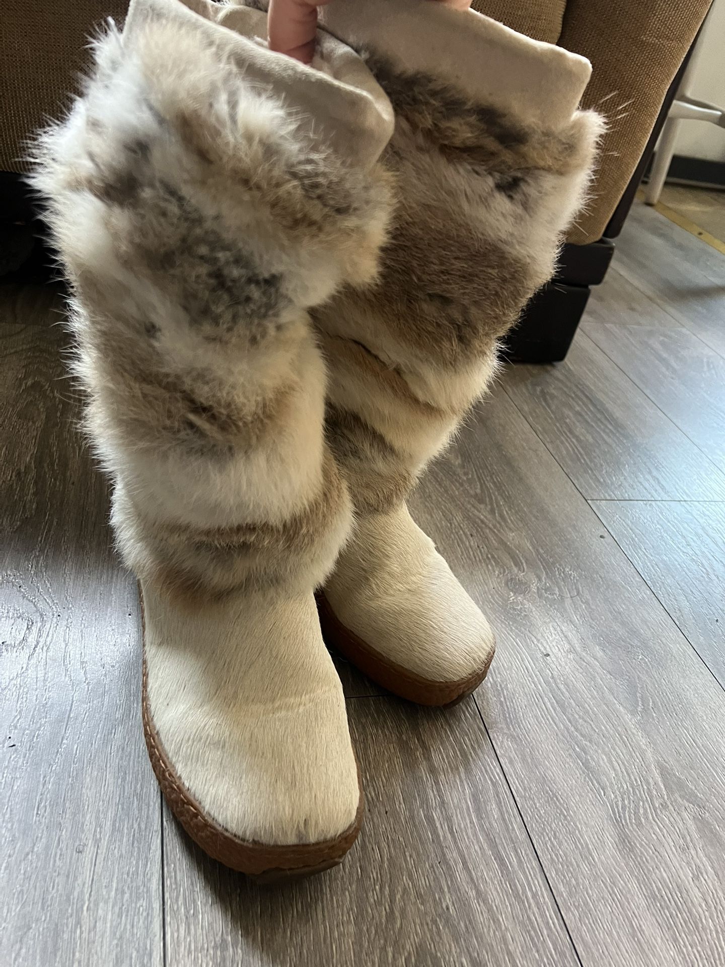 Never Worn Oscar De La Renta Sport Fur Boots White Sz 38