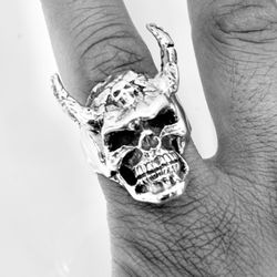 925 Sterling Silver Horned Skull Ring