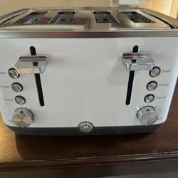 GE 4-Slice Toaster New