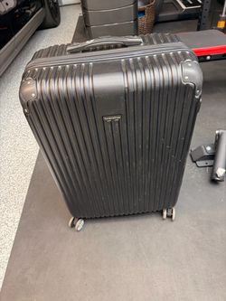 Used Traveler Choice hard shell suitcase