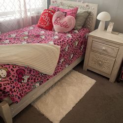 Twin Bedroom Set With Matress 