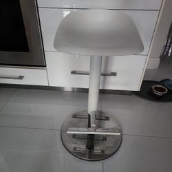 Counter Stools Set Of 4. Adjustable. Extra Scratch Resistance.