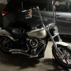 2018 Harley Davidson FXLR Softail Low Rider 