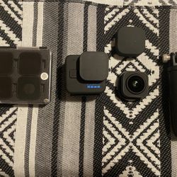 GoPro Hero Black 11 Mini Bundle 