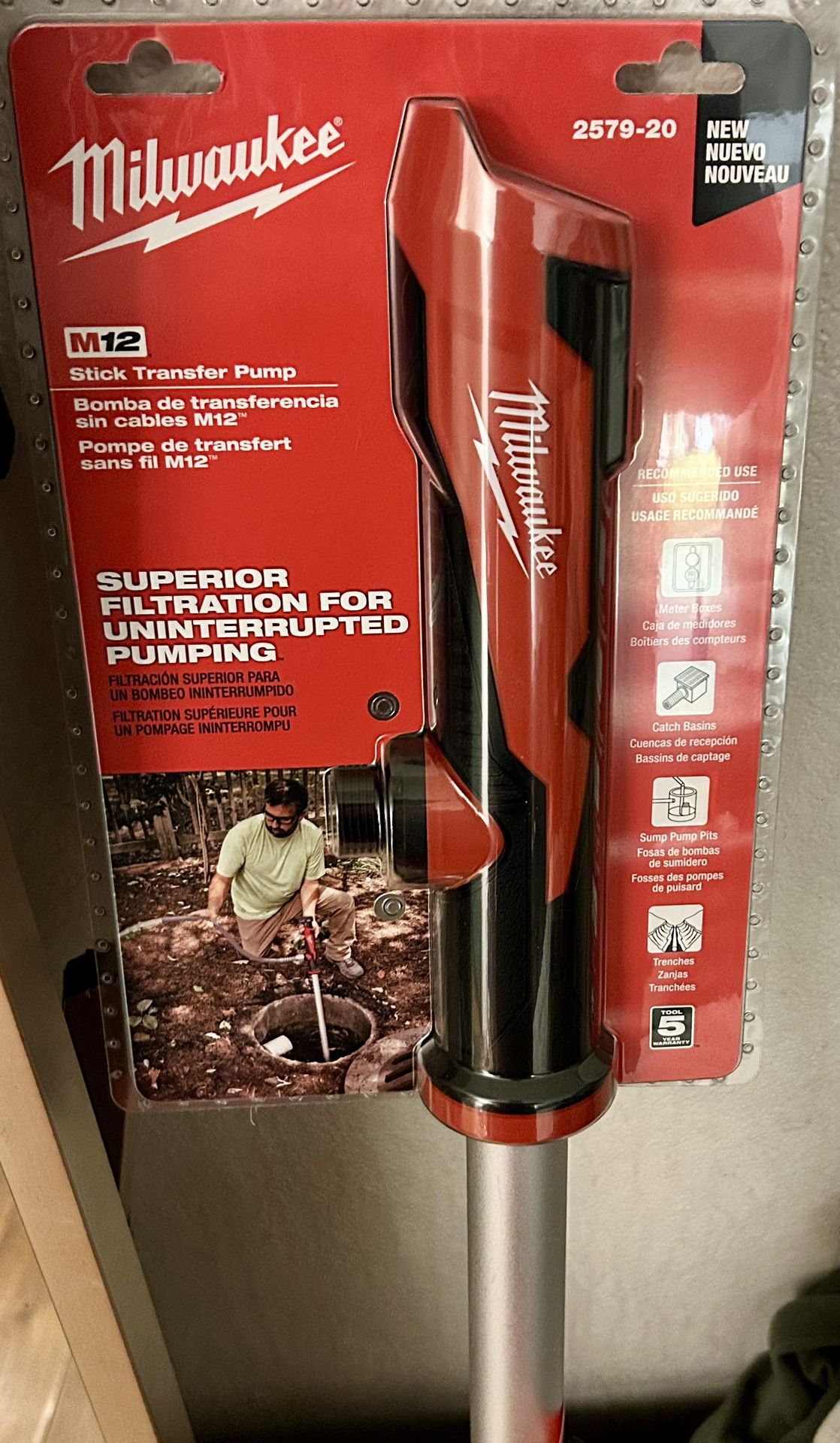 ***NEW *** Milwaukee M12 Stick Transfer Pump