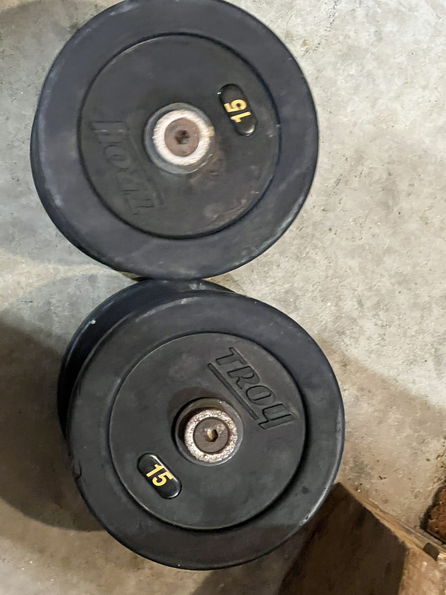 Two 15 Lb Dumbbells Weight Set 