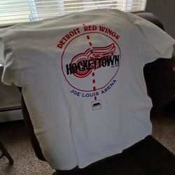 Detroit Red Wing Tshirt XL. Delta Pro Weights 