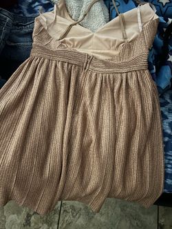 Vestido color oro