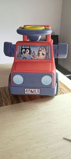 Bluey Family Car Ride-On Toy