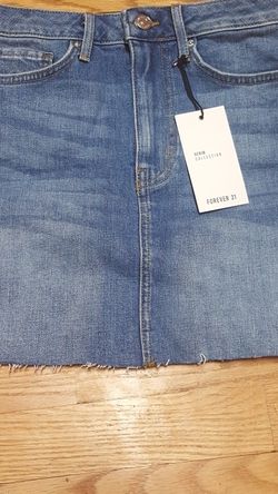 Forever 21 Denim Skirt Jean Skirt. Size Small. Brand New With Tags.