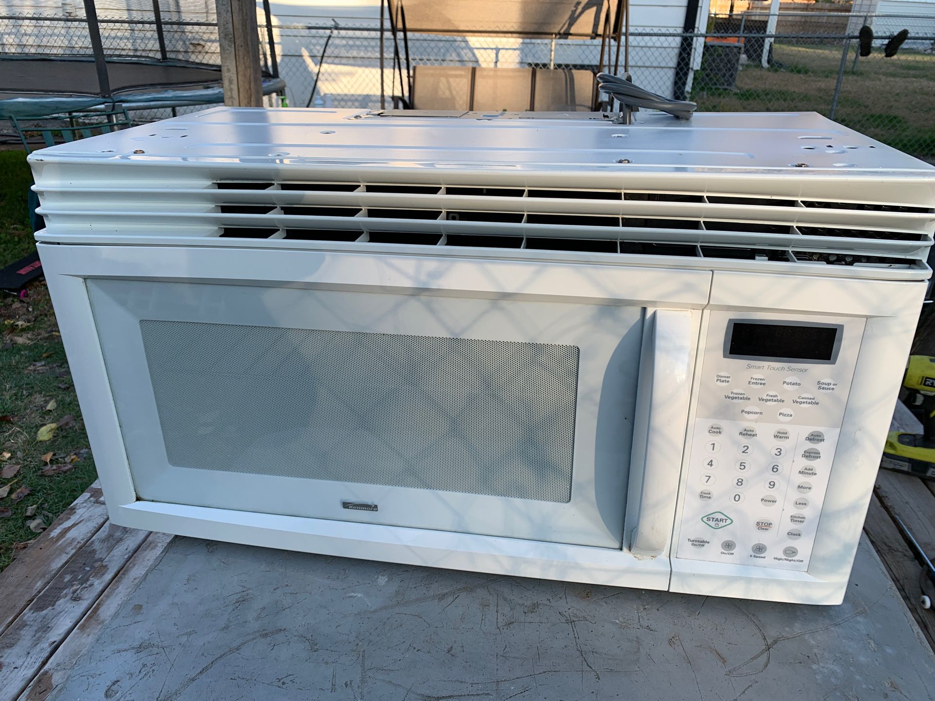 Big Microwave good condition Kenmore