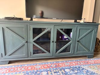Medium size Entertainment Unit