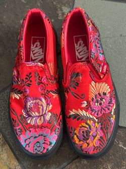 Vans Classic Slip-On Red Floral Embroidered Shoes Sz 6