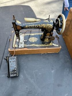 Vintage Sowing Machine 🧵🪡🧶🧶🪢