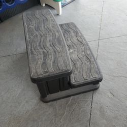 Hot tub steps