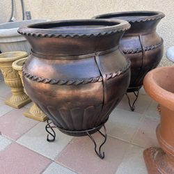New Flower Pots Made Out Of Clay 