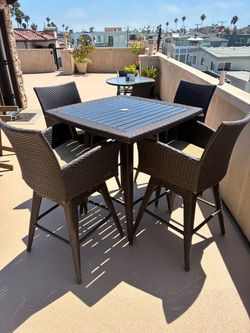 Mission Hills Rattan Bar Height Table, 4 Chairs w/cushions