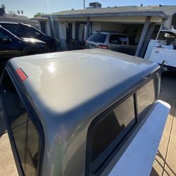 Camper For GMC 2012 an Chevy 4 puertas 650$ Or Throw Offers 