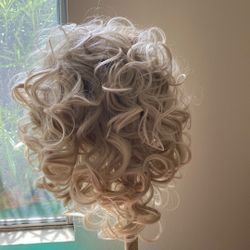 14” Platinum Blonde Curly Wig