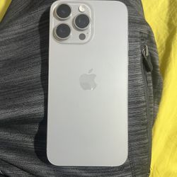 iPhone 15 Pro Max 256gb AT&T