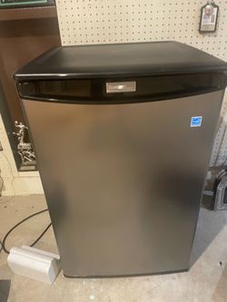 Danny Mini Fridge